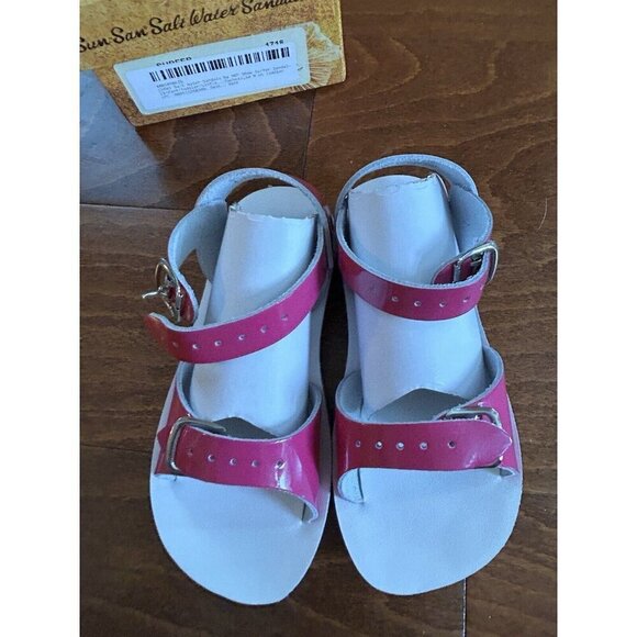 Salt Water Sandals Little Girl Size 10 Hoy Shoe Surfer Shiny Fuschia NEW - Picture 5 of 7